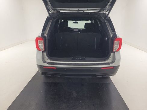 Used 2020 Ford Explorer XLT AWD/4WD image 29