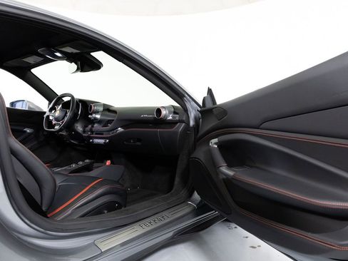 Used 2021 Ferrari F8 Tributo image 32