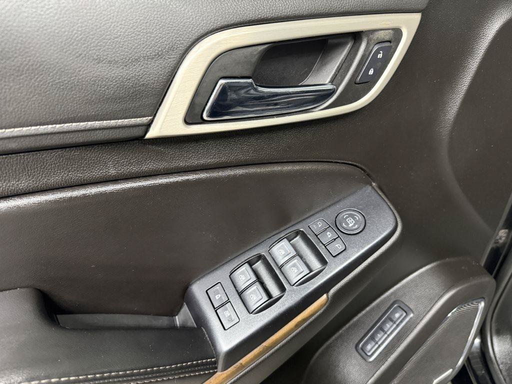 Used 2019 GMC Yukon XL Denali w/ Denali Ultimate Package AWD/4WD image 27