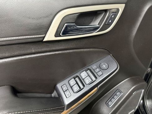 Used 2019 GMC Yukon XL Denali w/ Denali Ultimate Package AWD/4WD image 27