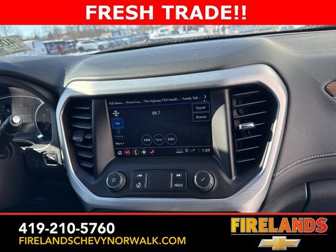 Used 2023 GMC Acadia SLE w/ Driver Convenience Package image 5