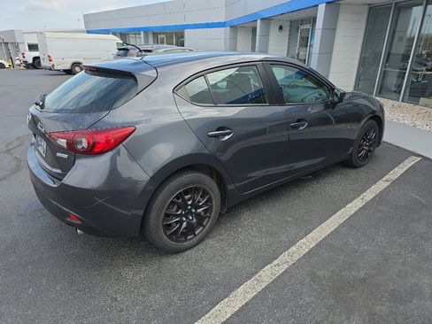 Used 2016 MAZDA MAZDA3 i Sport image 4