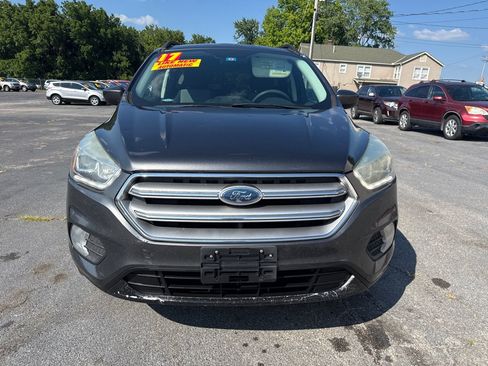 Used 2017 Ford Escape SE w/ Equipment Group 201A FWD image 3