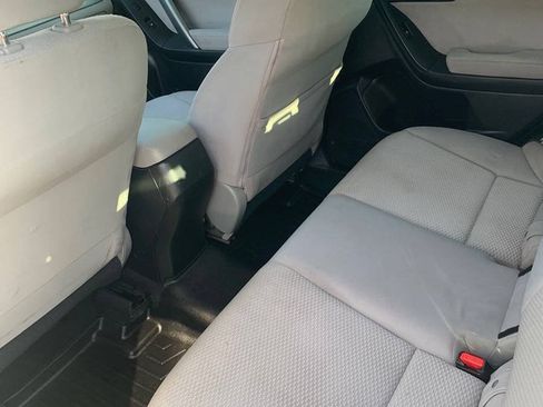 Used 2014 Subaru Forester 2.5i AWD/4WD image 18