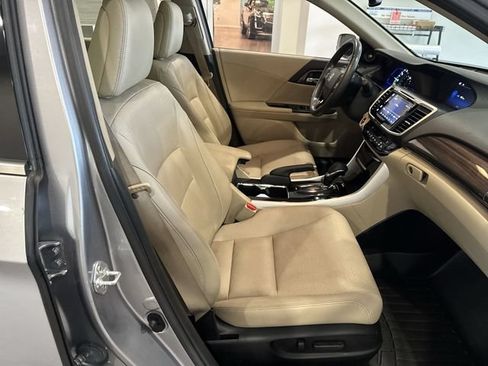 Used 2017 Honda Accord EX-L image 15