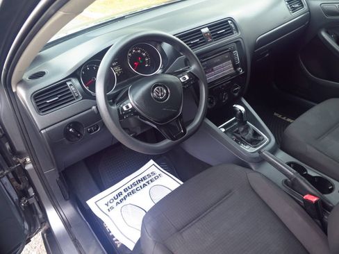 Used 2015 Volkswagen Jetta S FWD image 9