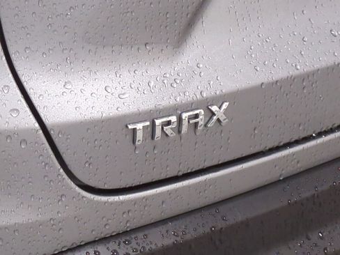 Used 2025 Chevrolet Trax LT w/ Driver Confidence Package image 12