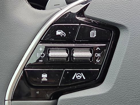 Used 2025 Kia Niro EX image 21