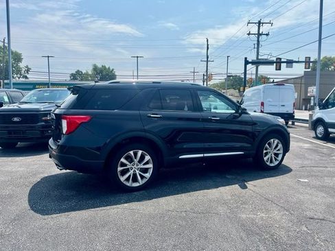 Used 2024 Ford Explorer Platinum w/ Technology Package AWD/4WD image 10