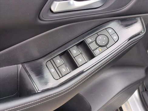 Used 2024 Nissan Rogue SV image 11