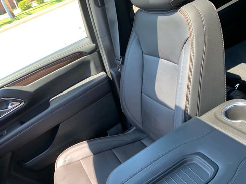 Used 2024 Chevrolet Tahoe High Country AWD/4WD image 22