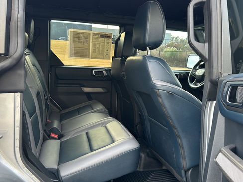 Used 2022 Ford Bronco Outer Banks image 11