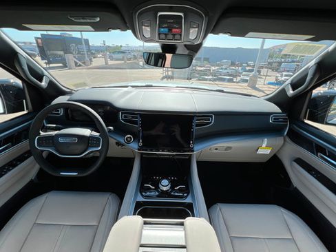 New 2026 Jeep Grand Wagoneer Limited AWD/4WD image 9