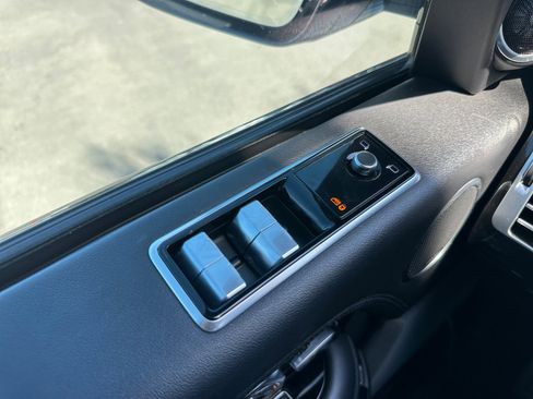 Used 2019 Land Rover Range Rover image 17