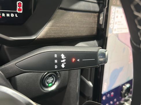 Used 2025 GMC Acadia Denali w/ Super Cruise Package image 16