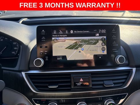Used 2018 Honda Accord Touring image 19