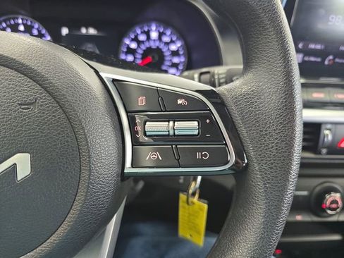 Used 2024 Kia Forte LXS w/ LXS Technology Package FWD image 18