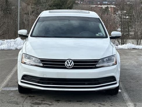 Used 2017 Volkswagen Jetta SE image 21