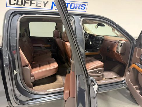 Used 2018 Chevrolet Silverado 2500 High Country w/ Duramax Plus Package AWD/4WD image 18