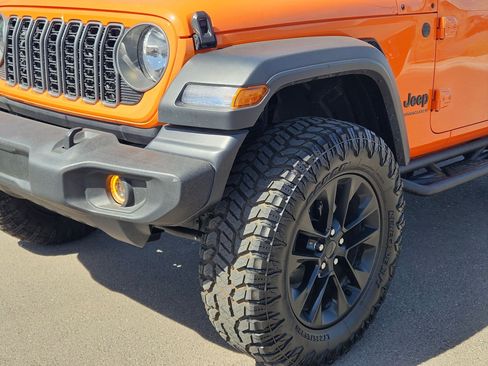 Used 2025 Jeep Wrangler Sport AWD/4WD image 10