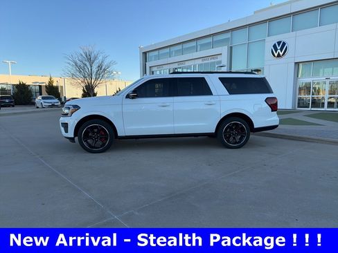 Used 2023 Ford Expedition Max Limited image 2