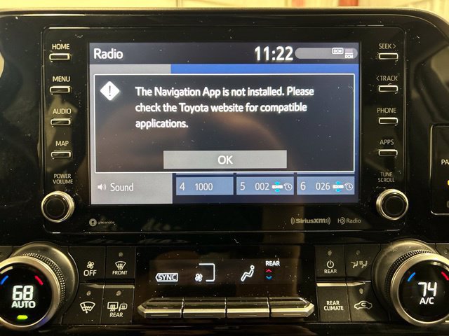 Used 2020 Toyota Highlander XLE AWD/4WD image 30
