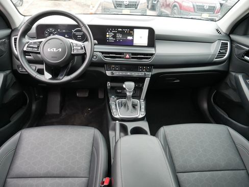 Certified 2024 Kia Seltos EX AWD/4WD image 10