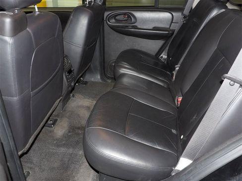 Used 2008 Chevrolet TrailBlazer LT w/ Sun And 6-Disc Cd Package image 8