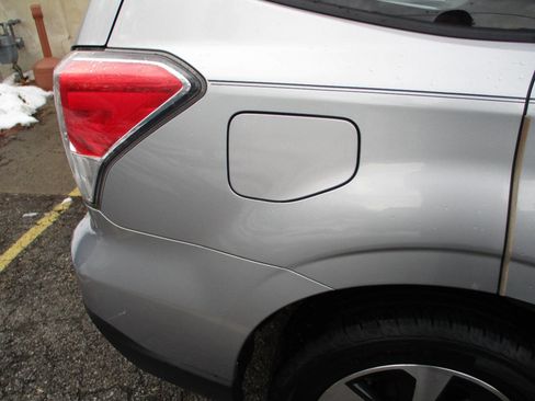 Used 2018 Subaru Forester 2.5i w/ Alloy Wheel Package image 18