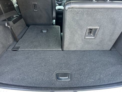 Used 2023 Cadillac XT6 Premium Luxury w/ Technology Package image 17