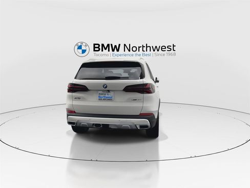 New 2026 BMW X5 xDrive40i image 2