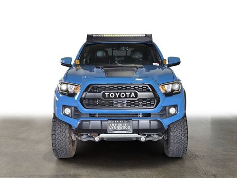 Used 2018 Toyota Tacoma TRD Pro image 2