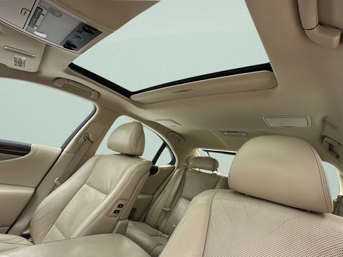 Used 2014 Lexus LS 460 AWD w/ Comfort Package image 11