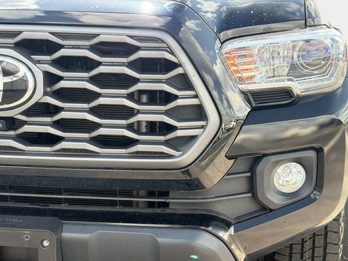 Used 2023 Toyota Tacoma TRD Off-Road w/ Advanced Technology Package AWD/4WD image 9
