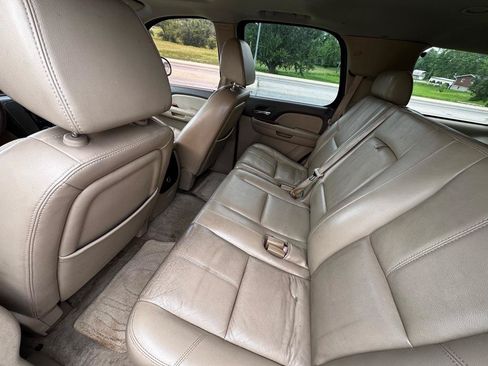 Used 2007 GMC Yukon SLT w/ SLT Preferred Equipment Group AWD/4WD image 10