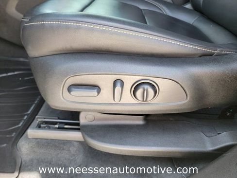 Used 2023 Chevrolet Traverse LT w/ LPO, Floor Liner Package FWD image 19