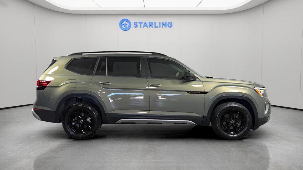 Used 2025 Volkswagen Atlas Peak Edition SE AWD/4WD image 11