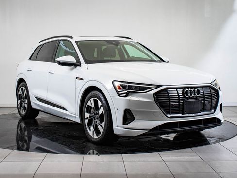 Used 2022 Audi e-tron Premium w/ Convenience Plus Package image 5
