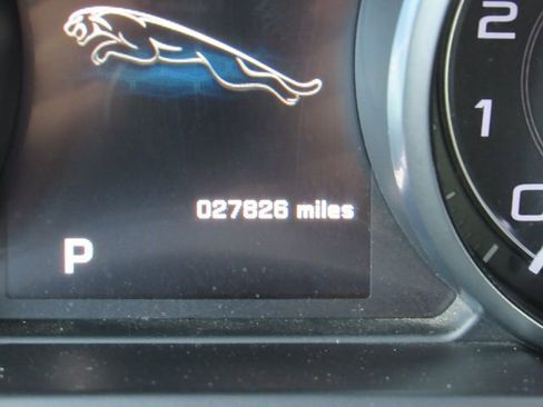 Used 2014 Jaguar F-TYPE S image 34