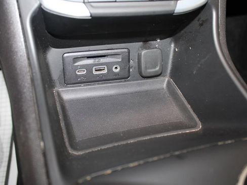 Used 2024 GMC Terrain SLT image 54