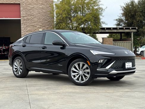 New 2026 Buick Envista Avenir image 2