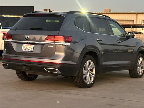 Used 2022 Volkswagen Atlas SE image 3