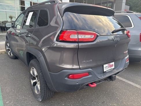 Used 2018 Jeep Cherokee Trailhawk w/ Cold Weather Group image 13