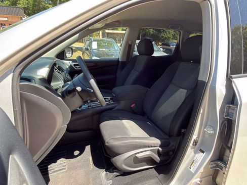Used 2017 Nissan Pathfinder S AWD/4WD image 21