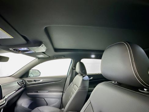 Used 2025 Volkswagen Atlas Cross Sport SEL R-Line image 21