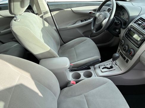 Used 2012 Toyota Corolla LE image 9