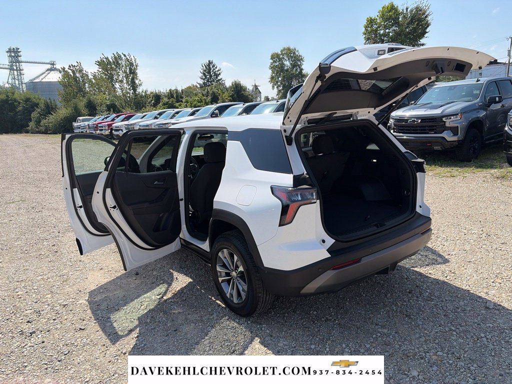 Used 2025 Chevrolet Equinox LT AWD/4WD image 25
