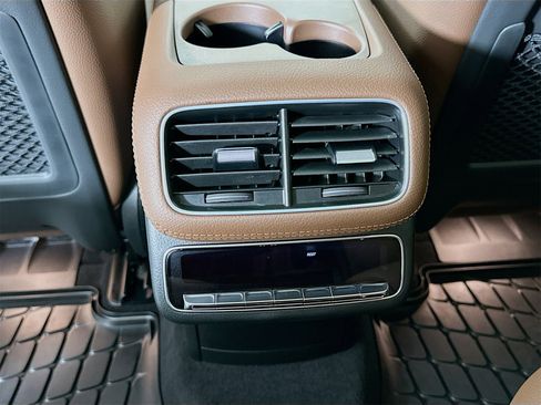 Used 2026 Mercedes-Benz GLS 450 4MATIC image 28