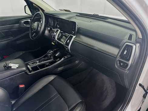 Used 2022 Kia Sorento SX image 30