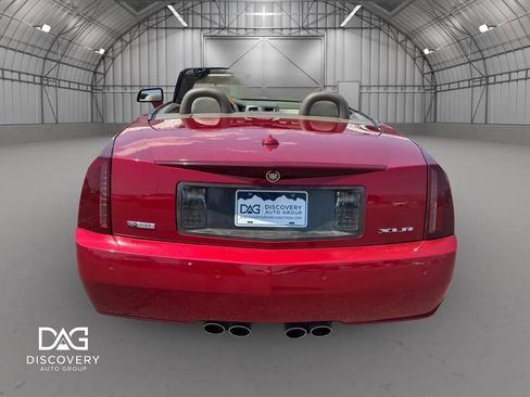 Used 2005 Cadillac XLR RWD image 34